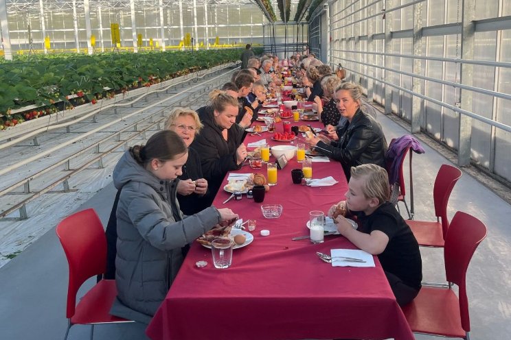 Geslaagd aardbeienontbijt Geslaagd aardbeienontbijt