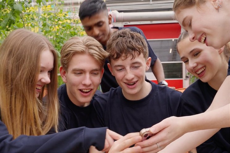 Schenkeveld introduceert Friends 2.0-campagne Schenkeveld introduceert Friends 2.0-campagne