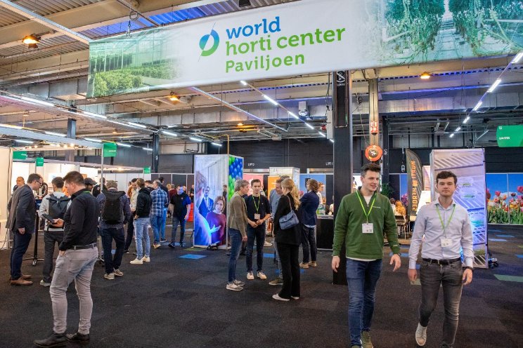 Podiumprogramma en meer in paviljoen WHC Podiumprogramma en meer in paviljoen WHC