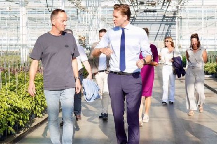 Minister Karremans op bezoek bij Plantanious