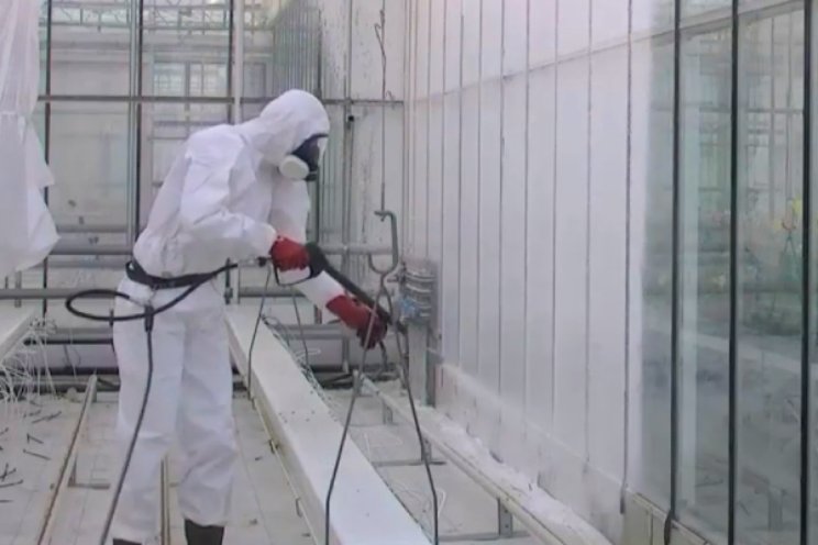 Zo pas je desinfectie- en reinigingsmiddelen toe