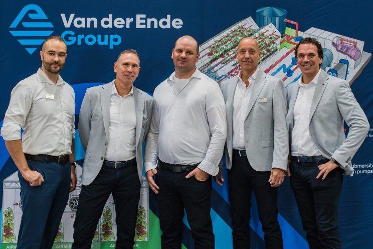 Opening Van der Ende in Canada druk bezocht Opening Van der Ende in Canada druk bezocht