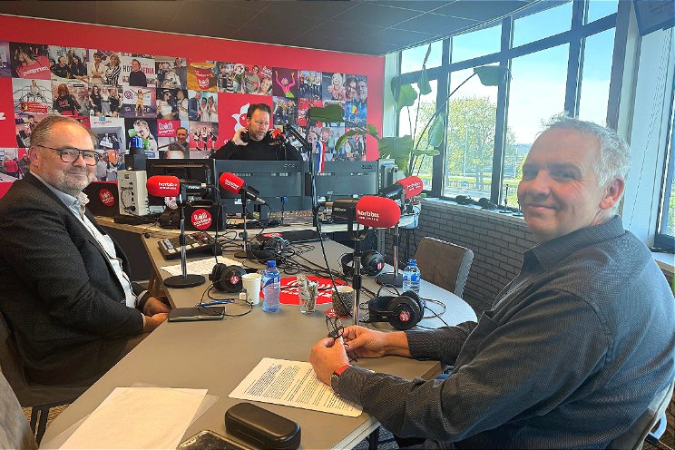 Ambitieregisseurs achter microfoon bij KAS Live!