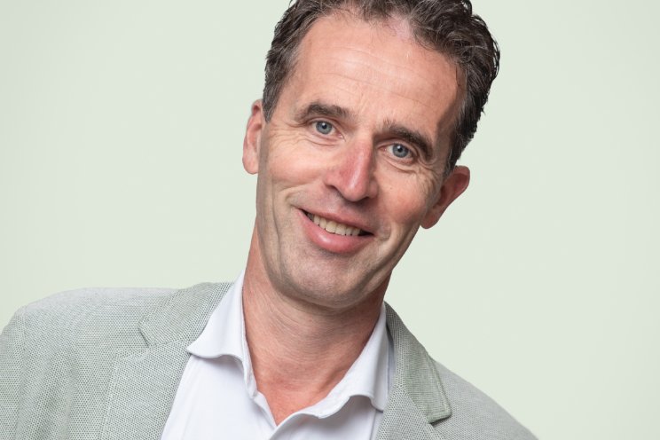 Ronald Grootscholten: Handjes en eigen glazen Ronald Grootscholten: Handjes en eigen glazen