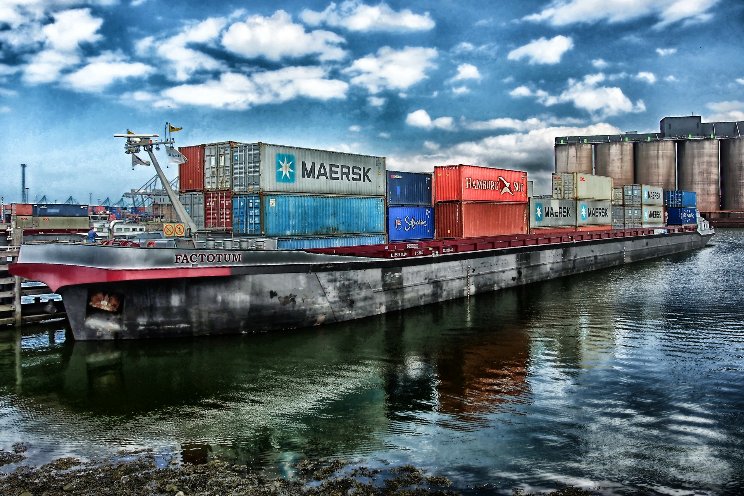 Fors minder goederen in Rotterdamse haven