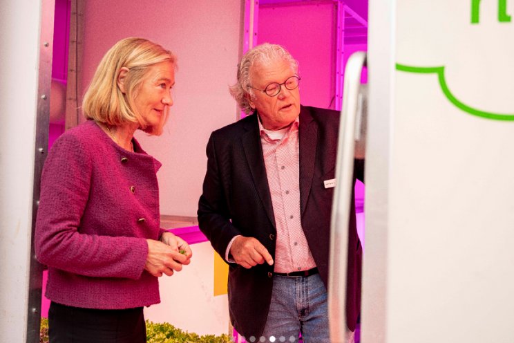 Minister Adriaansens brengt bezoek aan WHC Minister Adriaansens brengt bezoek aan WHC