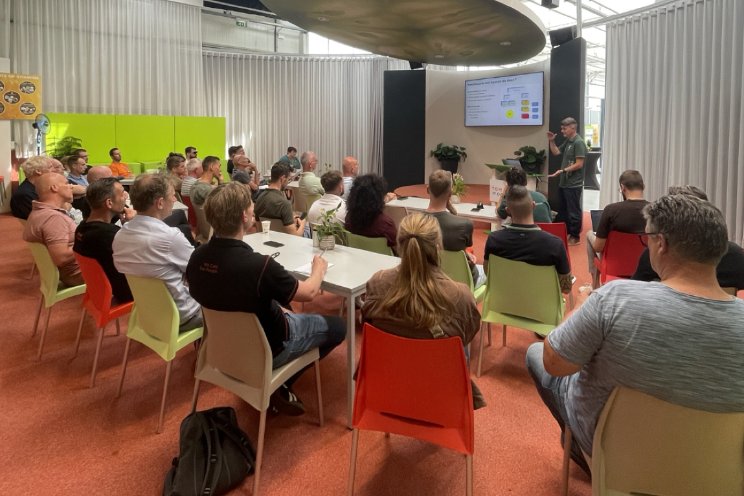 Telers en experts samen in gesprek over Nesi