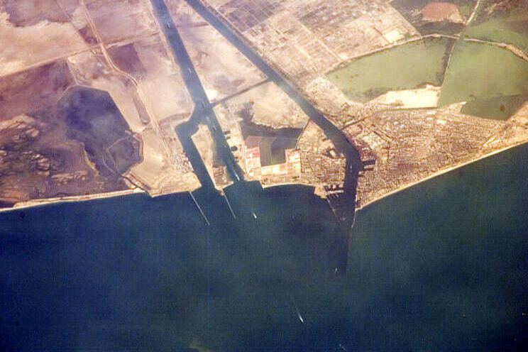 Nog maanden overlast scheepvaart Suezkanaal Nog maanden overlast scheepvaart Suezkanaal