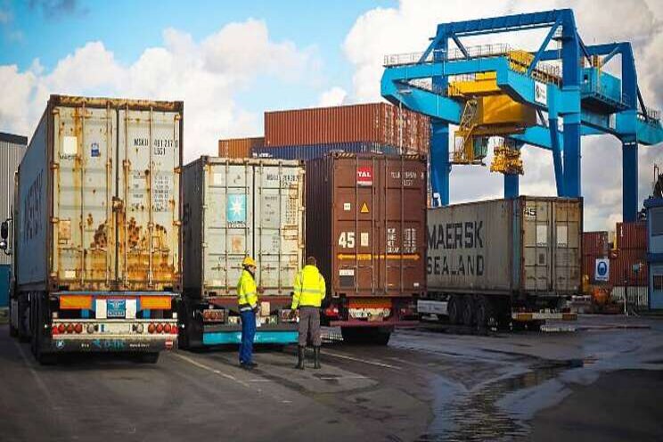 Britse export naar EU ingestort in eerste maand Britse export naar EU ingestort in eerste maand