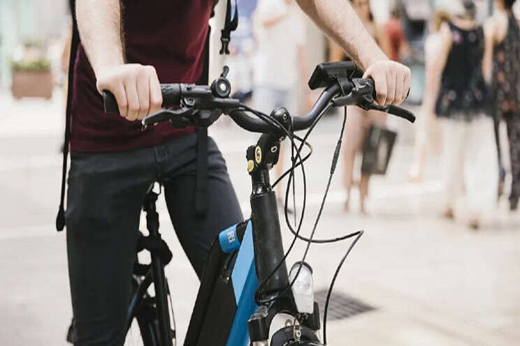 Commercial sQoot & Bike op Paprika Commercial sQoot & Bike op Paprika