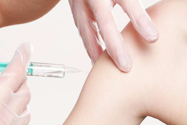 Start corona-vaccinatie mogelijk begin januari Start corona-vaccinatie mogelijk begin januari