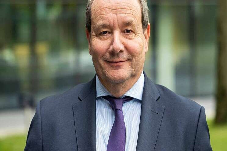 Kabinet wil dat bedrijven blijven investeren Kabinet wil dat bedrijven blijven investeren