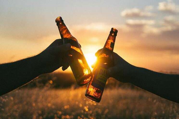 Biertje? Ja, maar wel thuis! Biertje? Ja, maar wel thuis!