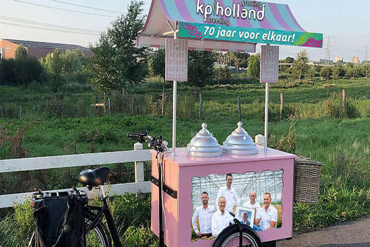 KP Holland trakteert op ijs