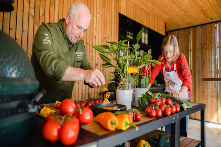 Prominent daagt kids uit om te koken met tomaat Prominent daagt kids uit om te koken met tomaat
