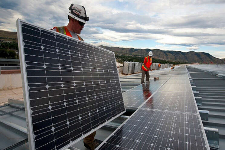 Zonnepanelen meest populair onder pluimveehouders Zonnepanelen meest populair onder pluimveehouders